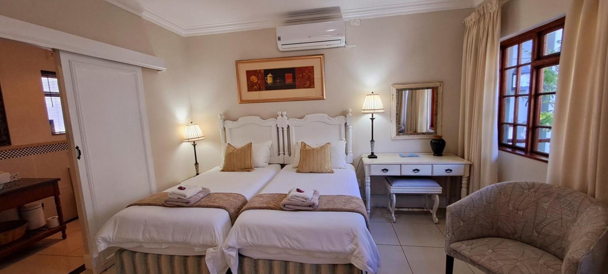 Апартаменты The Vic 1906 Self Catering Units Монтегю Экстерьер фото
