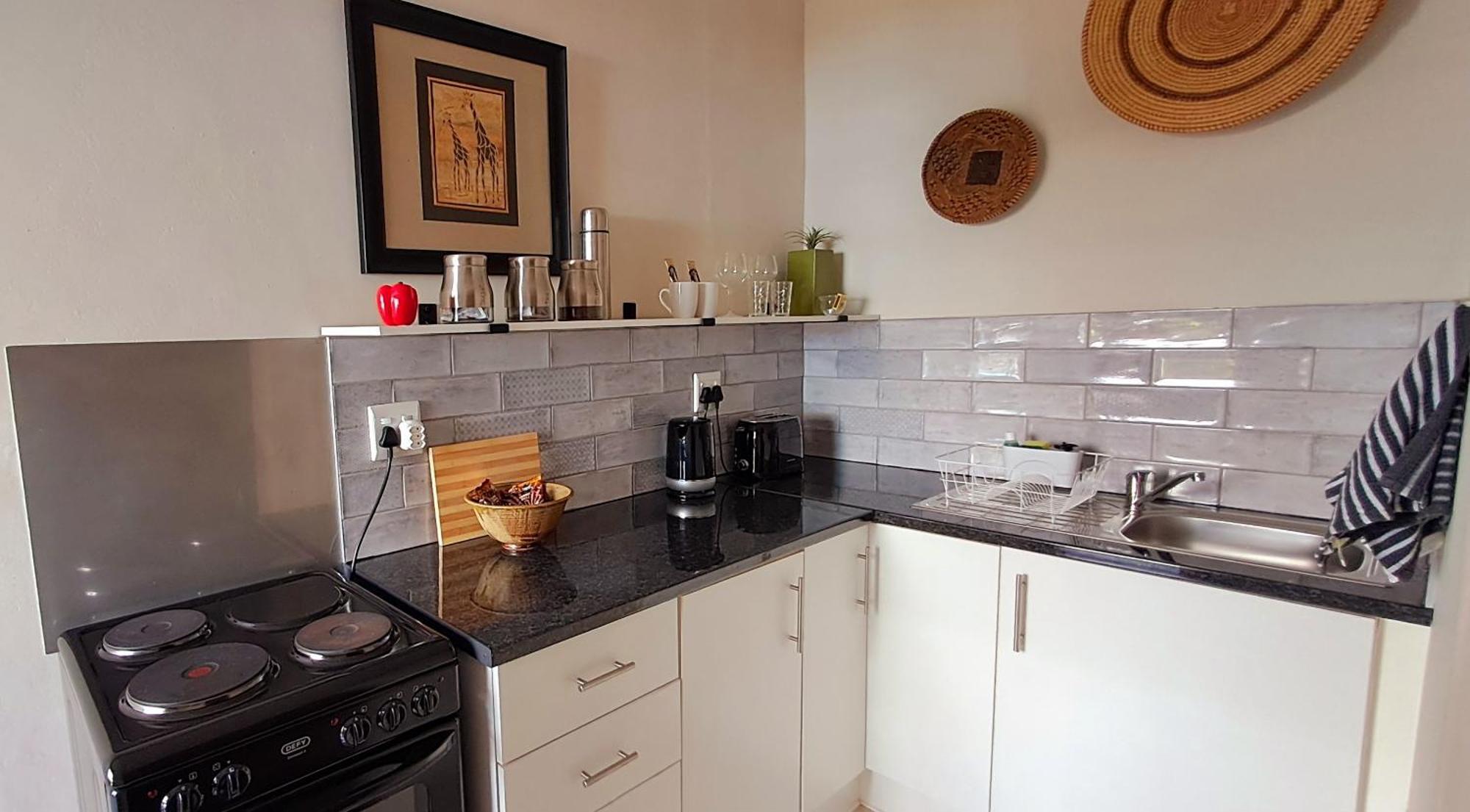 Апартаменты The Vic 1906 Self Catering Units Монтегю Экстерьер фото